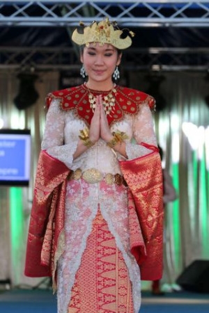world-fashion-show-2013-2016-111