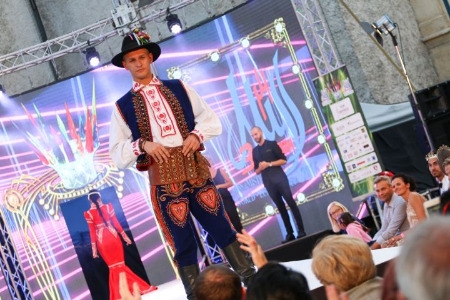 world-fashion-show-2013-2016-133