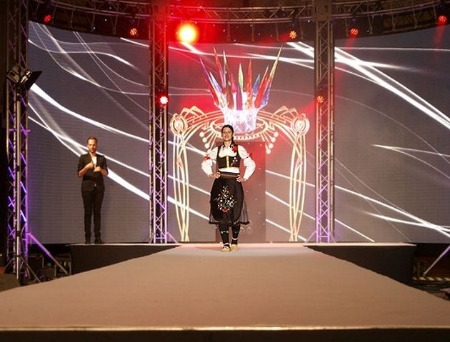 world-fashion-show-2013-2016-163