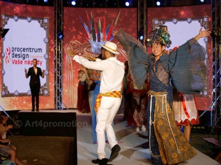 world-fashion-show-2013-2016-168