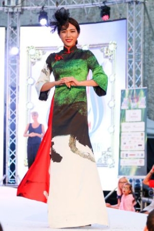 world-fashion-show-2013-2016-175