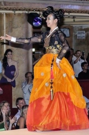 world-fashion-show-2013-2016-59