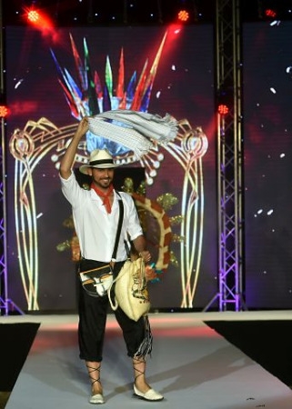 world-fashion-show-2013-2016-91